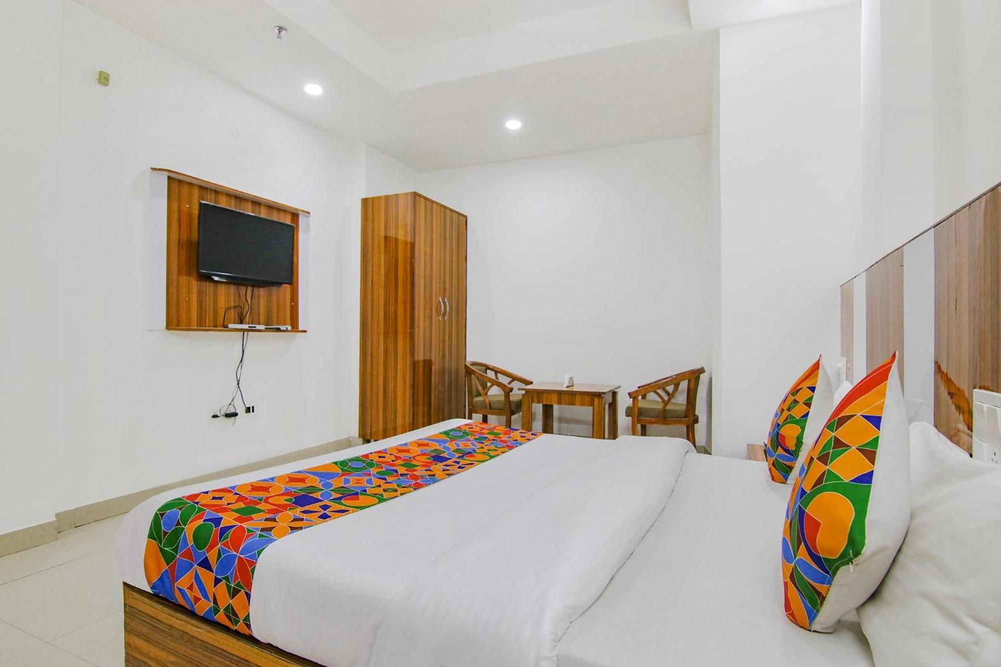 Fabhotel Gp Royal Chandīgarh エクステリア 写真