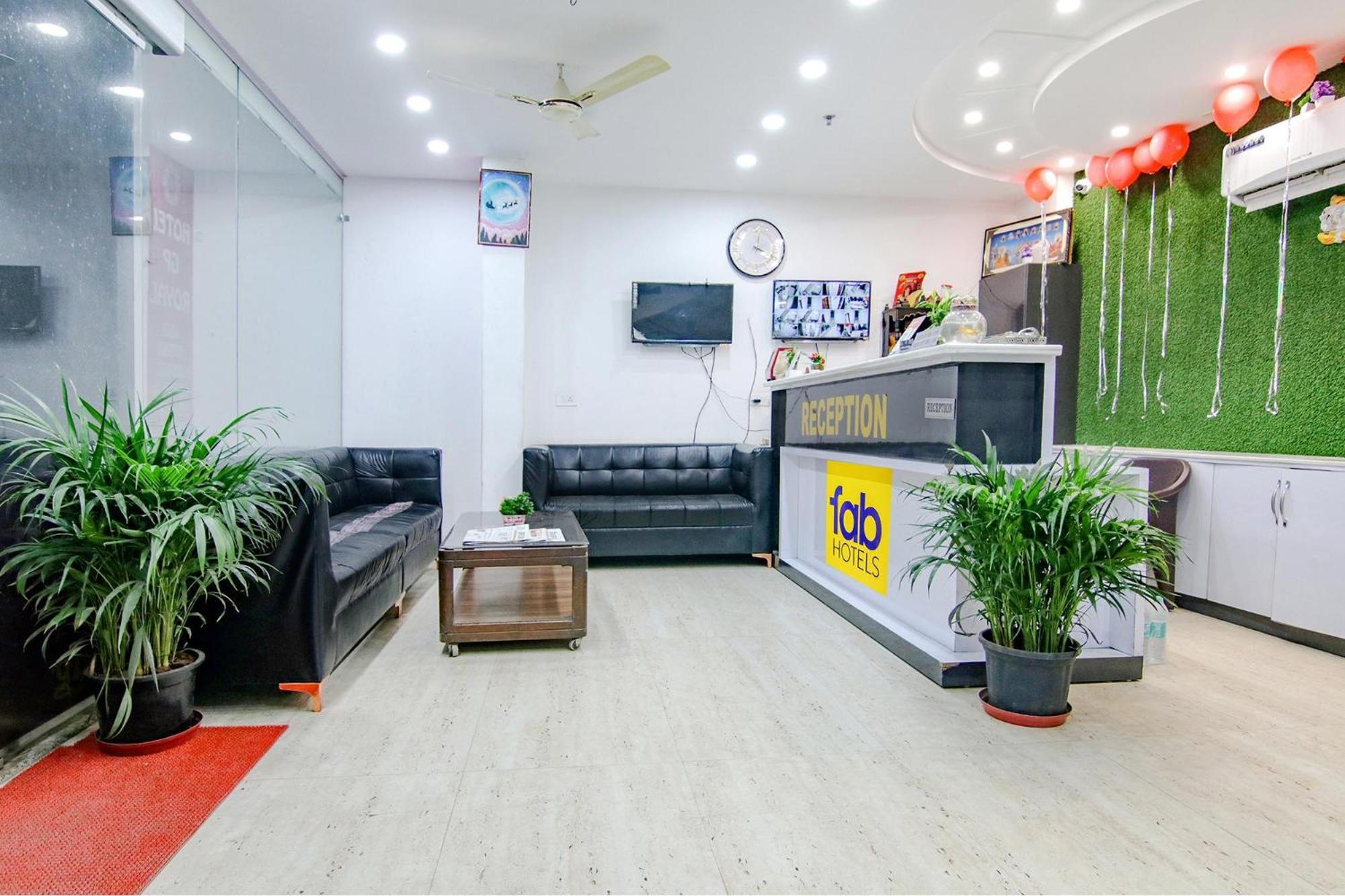Fabhotel Gp Royal Chandīgarh エクステリア 写真