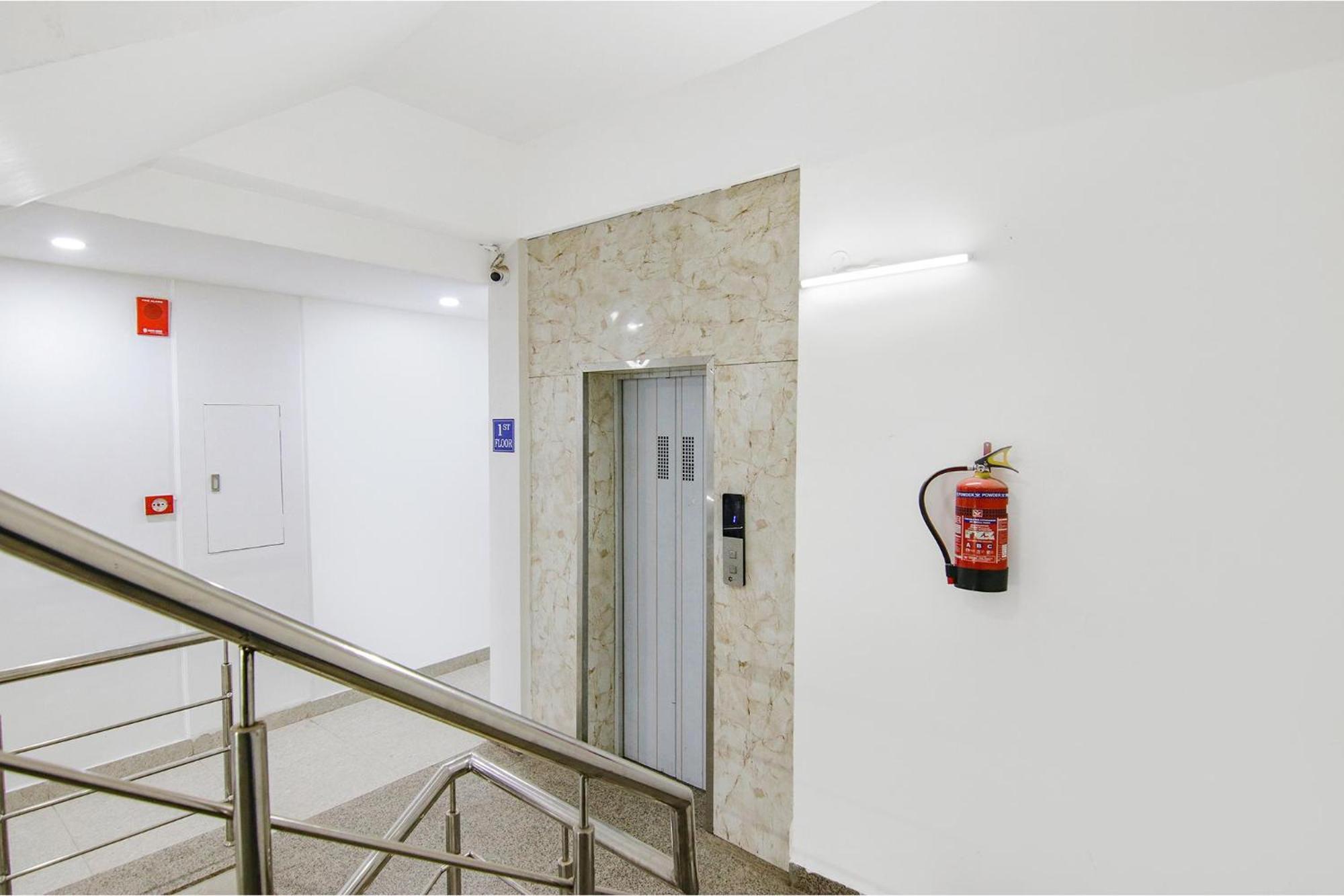 Fabhotel Gp Royal Chandīgarh エクステリア 写真