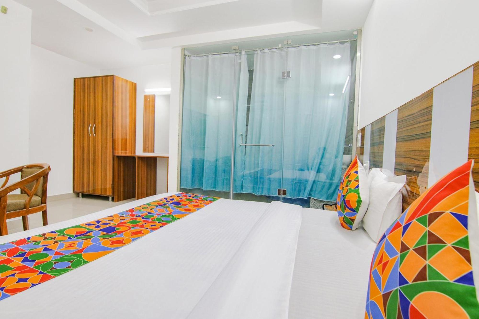 Fabhotel Gp Royal Chandīgarh エクステリア 写真