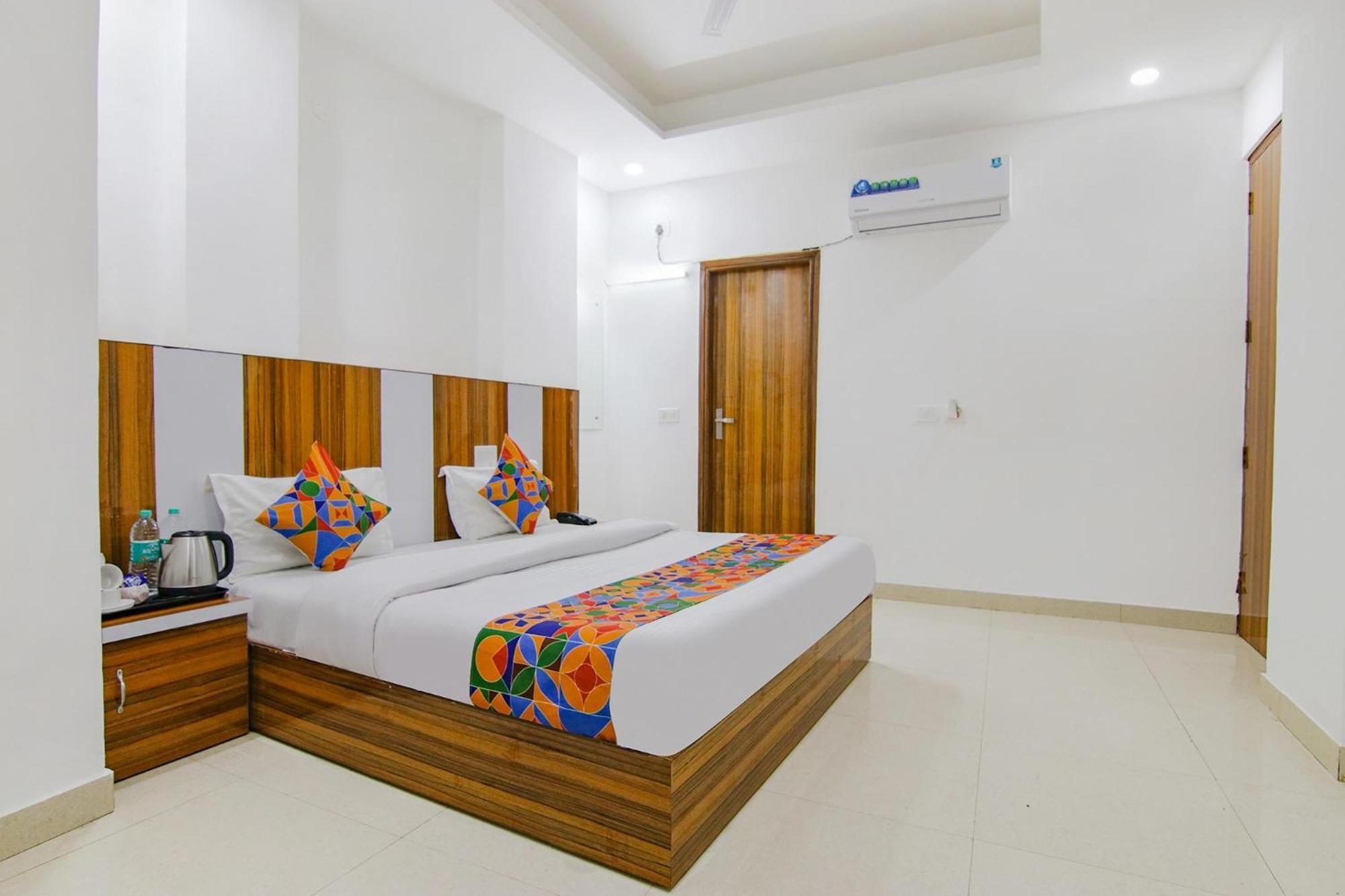 Fabhotel Gp Royal Chandīgarh エクステリア 写真