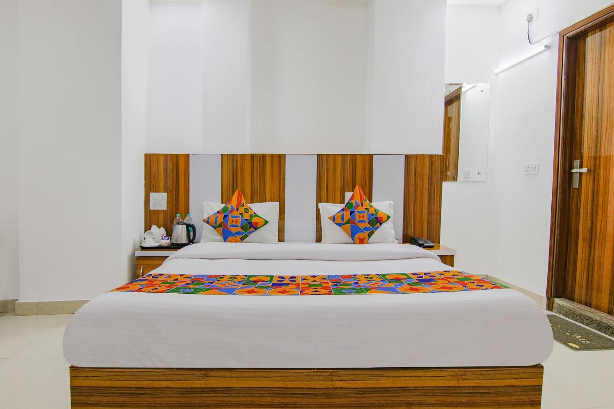 Fabhotel Gp Royal Chandīgarh エクステリア 写真